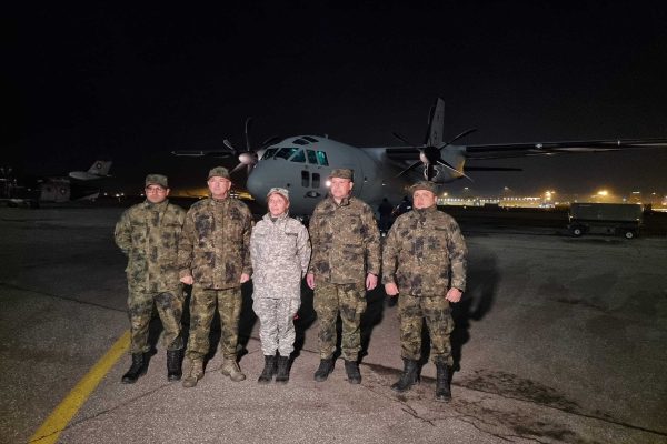 5 (4)